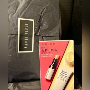Bobbi Brown new and unopened mini must haves skincare set